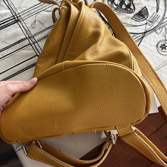 🇮🇹expandable leather backpack 🇮🇹 - Picture 7 of 9